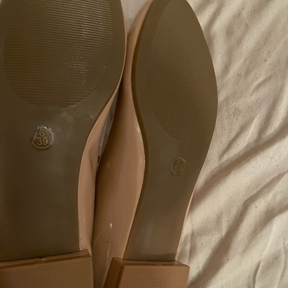 Shoe - Picture 2 of 3